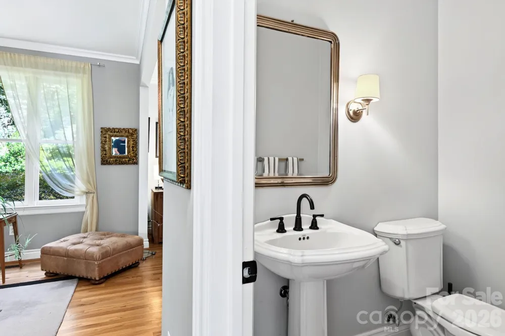 10 Blackberry Lane Asheville, NC 28804