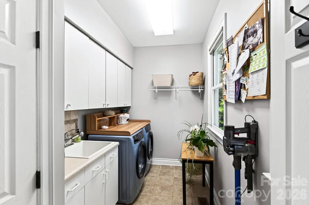 10 Blackberry Lane Asheville, NC 28804