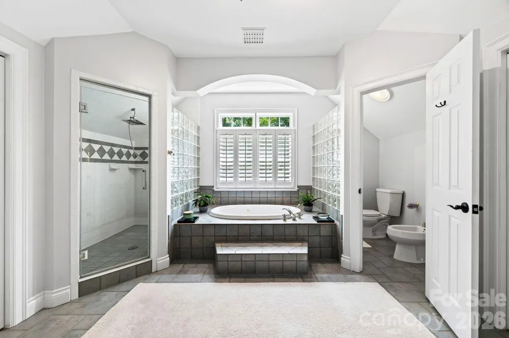 10 Blackberry Lane Asheville, NC 28804