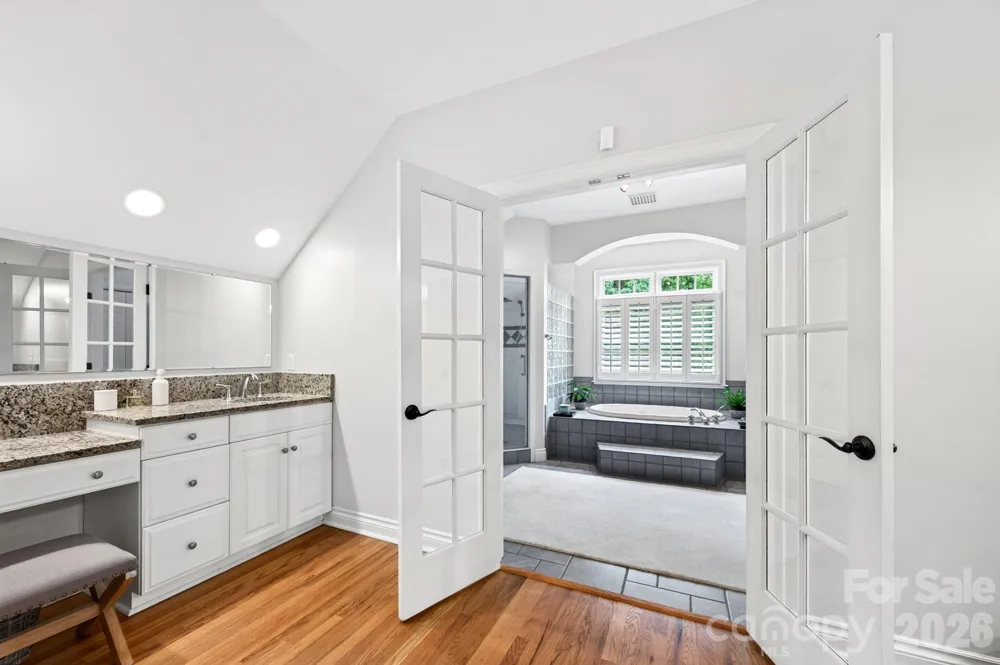 10 Blackberry Lane Asheville, NC 28804