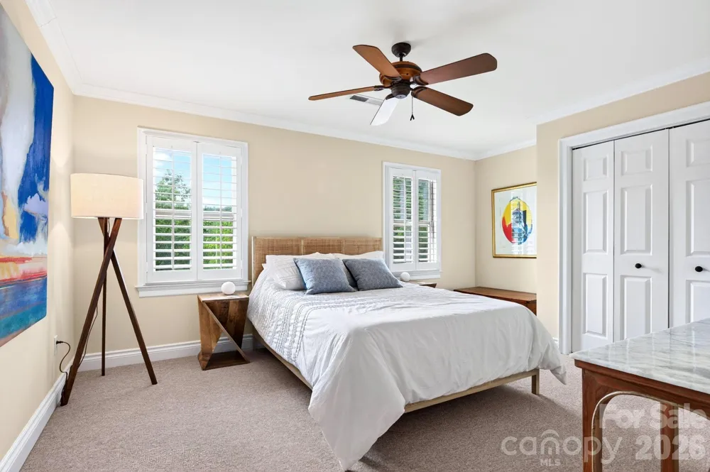 10 Blackberry Lane Asheville, NC 28804