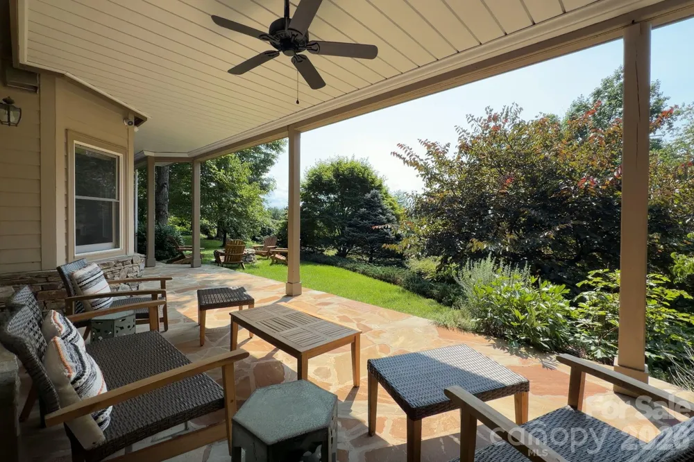 10 Blackberry Lane Asheville, NC 28804