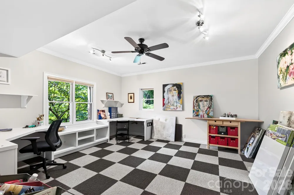 10 Blackberry Lane Asheville, NC 28804
