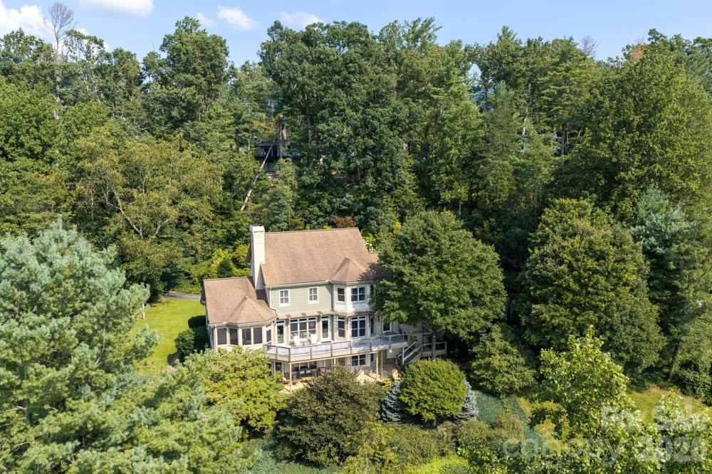 10 Blackberry Lane Asheville, NC 28804