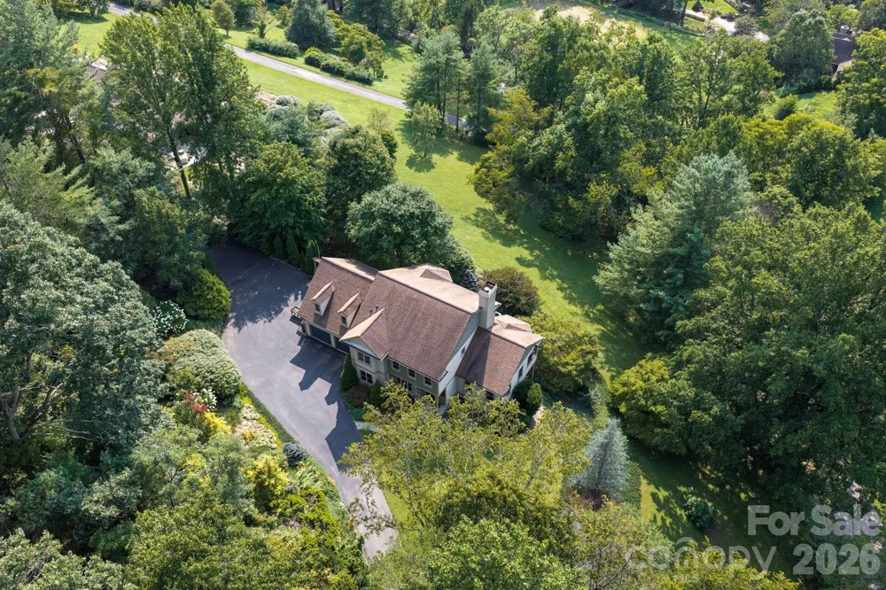 10 Blackberry Lane Asheville, NC 28804