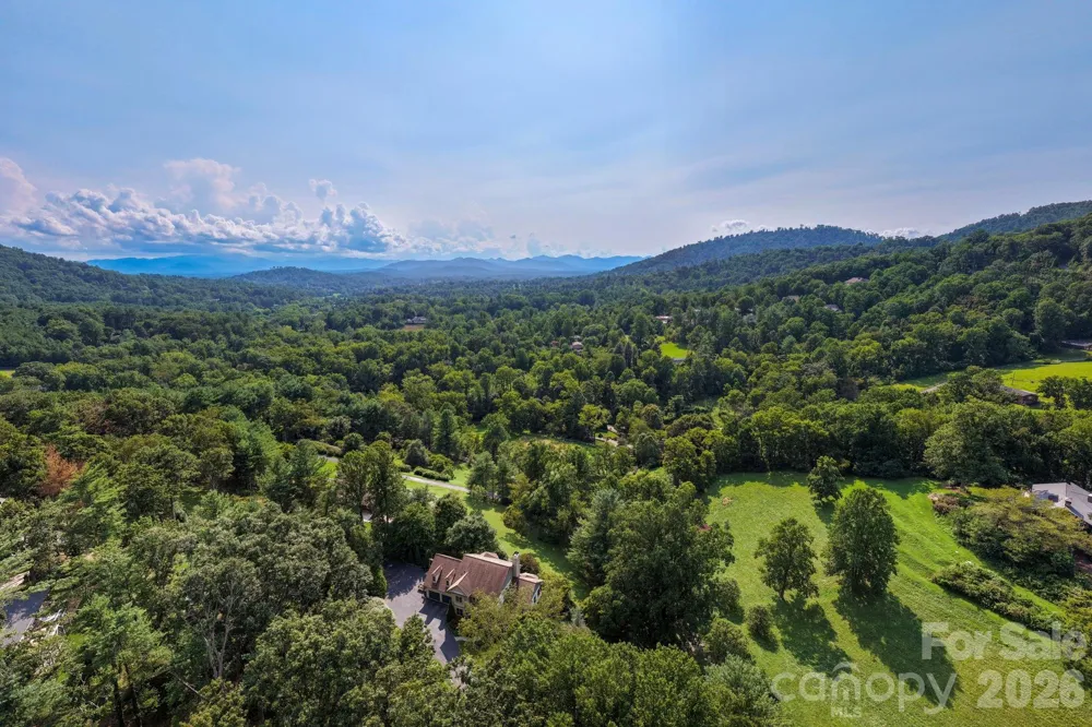 10 Blackberry Lane Asheville, NC 28804