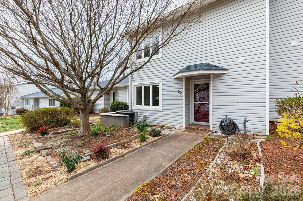 22 Hollybrook Drive Asheville, NC 28803