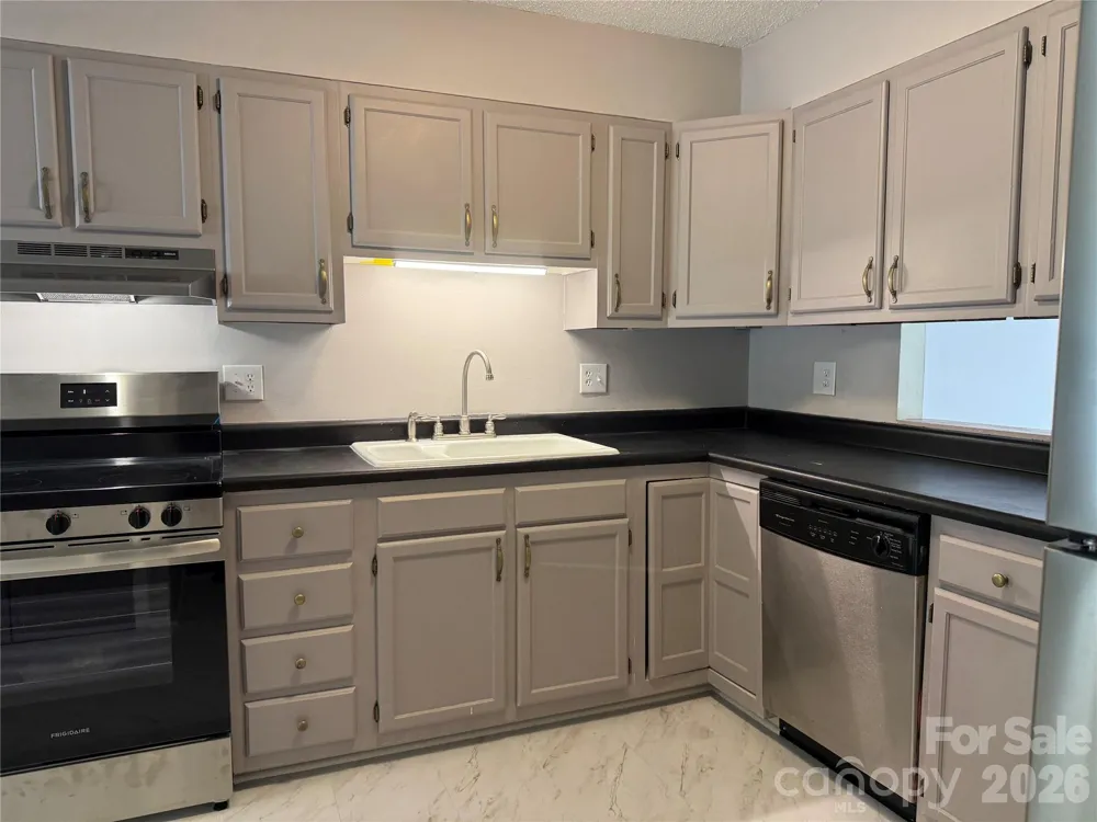 22 Hollybrook Drive Asheville, NC 28803