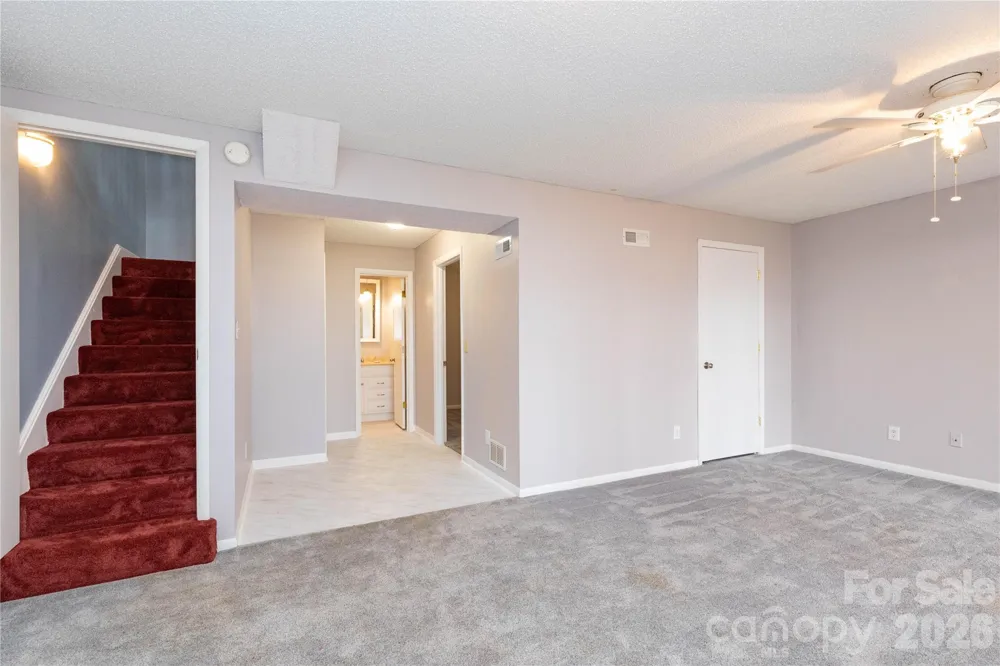 22 Hollybrook Drive Asheville, NC 28803