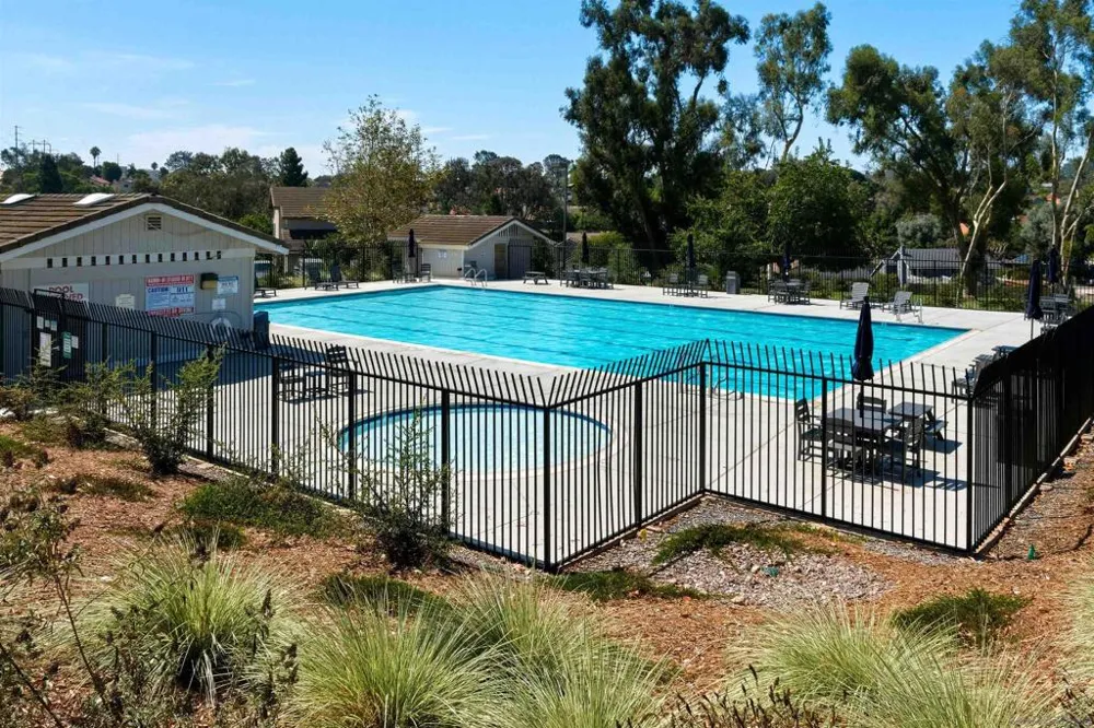 470 Jolina Way Encinitas, CA 92024