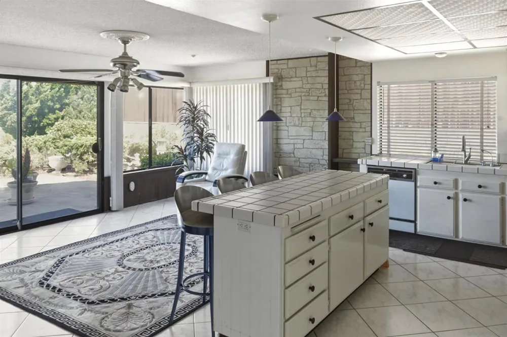 470 Jolina Way Encinitas, CA 92024