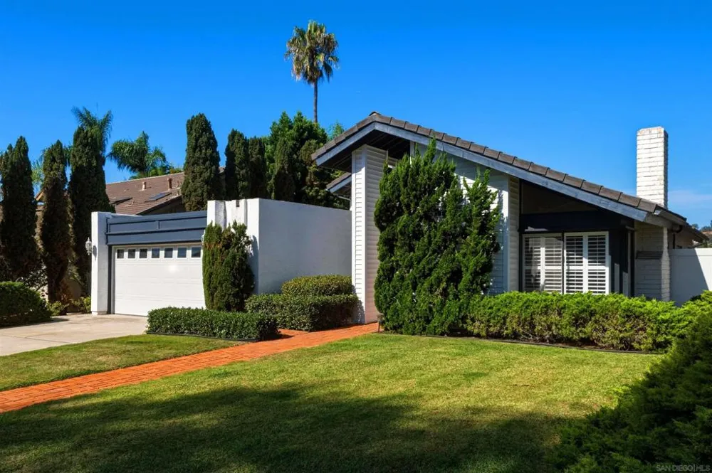 470 Jolina Way Encinitas, CA 92024