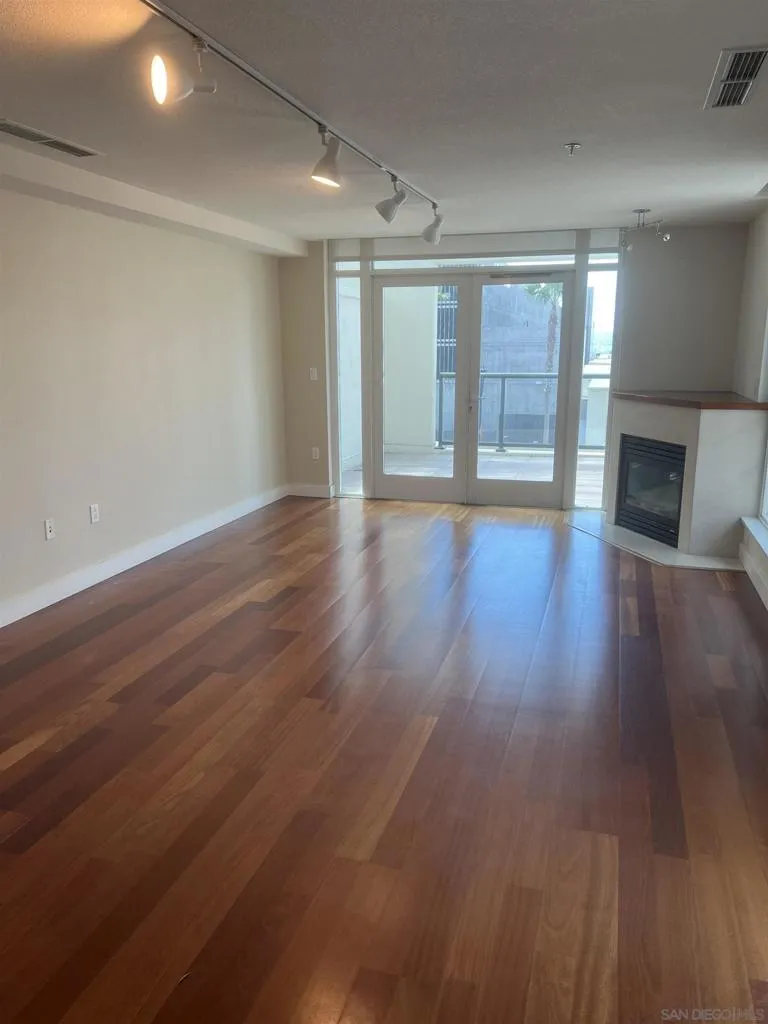 1199 Pacific Hwy. #307 San Diego, CA 92101