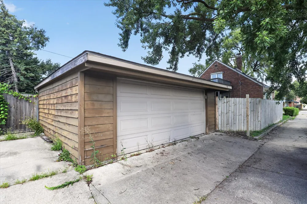 1603 Michigan Boulevard Lincoln Park, MI 48146