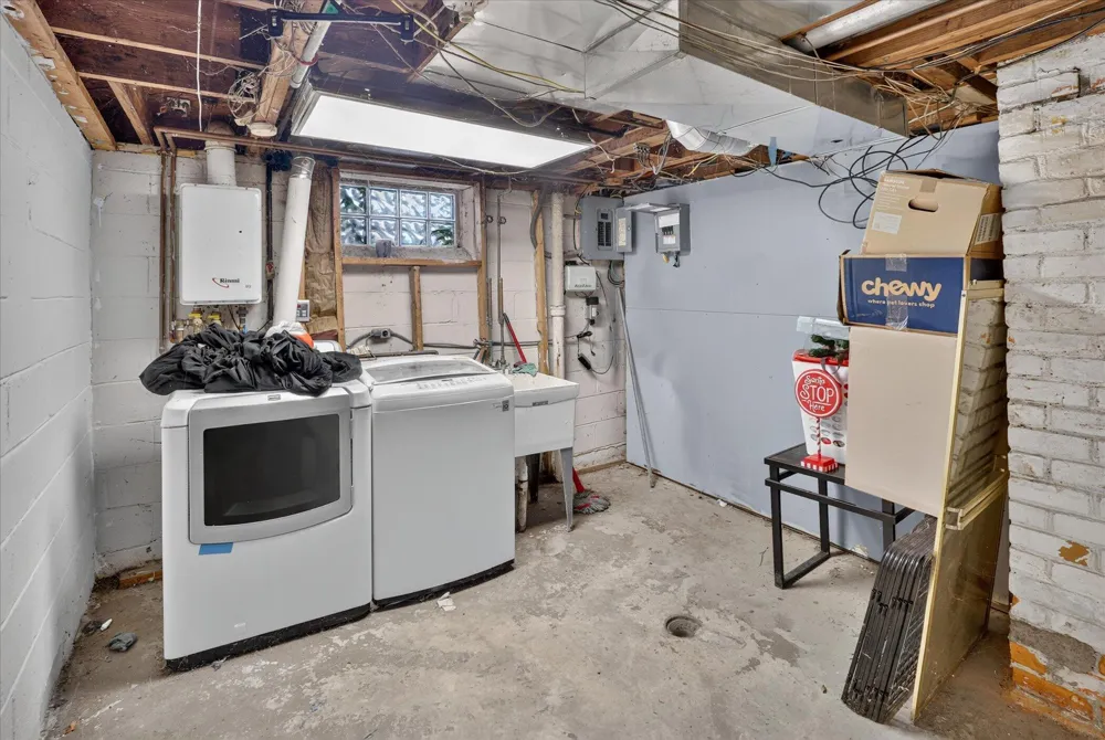 1603 Michigan Boulevard Lincoln Park, MI 48146