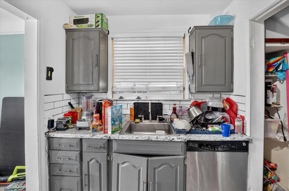 1603 Michigan Boulevard Lincoln Park, MI 48146