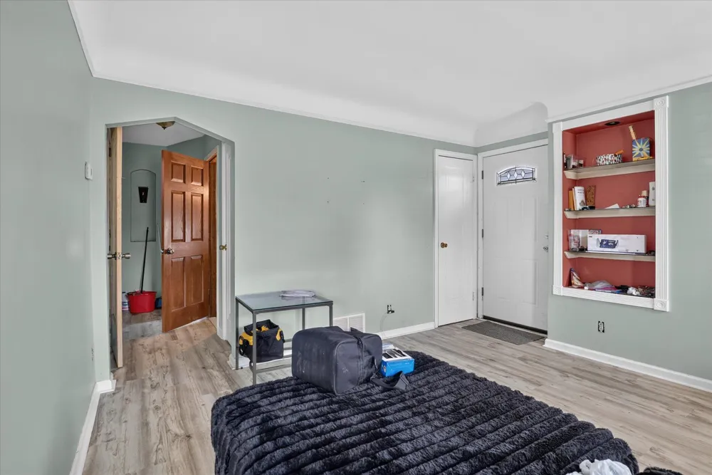 1603 Michigan Boulevard Lincoln Park, MI 48146