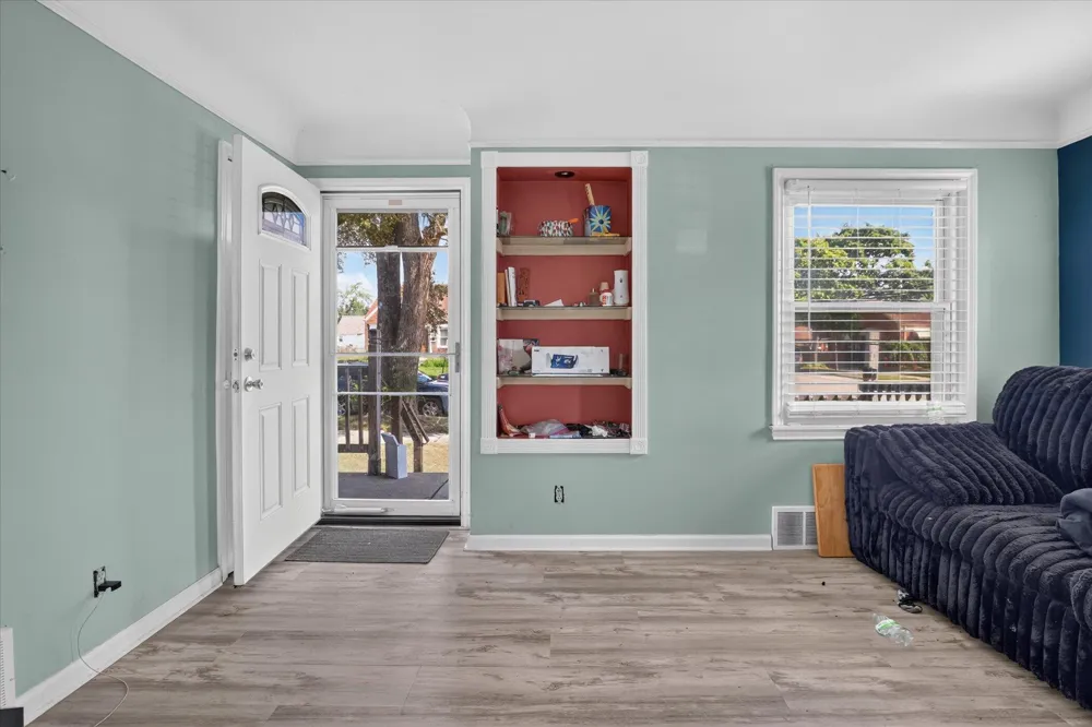 1603 Michigan Boulevard Lincoln Park, MI 48146