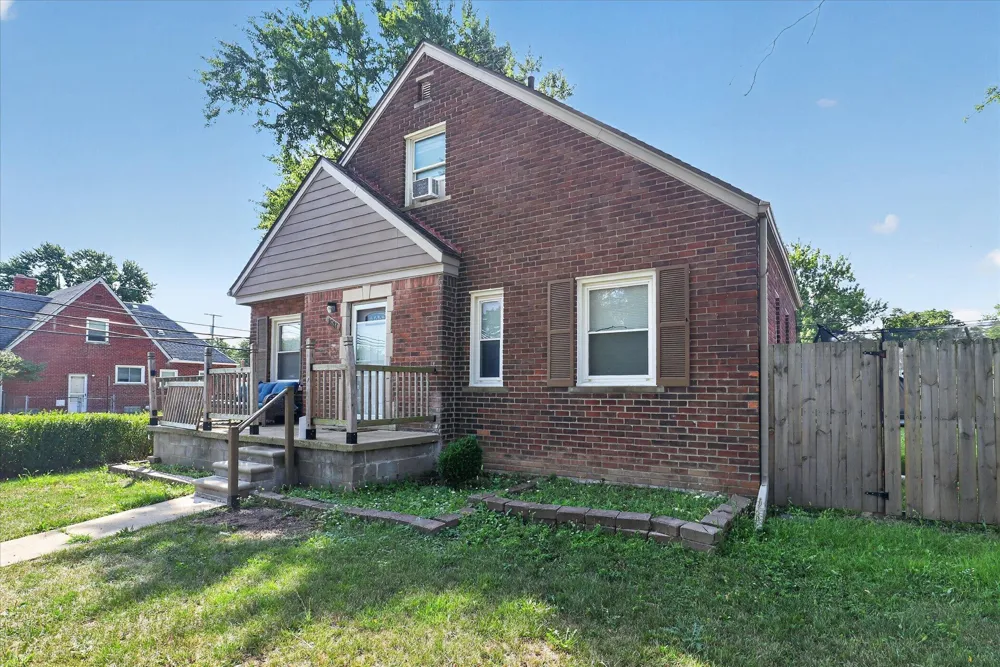 1603 Michigan Boulevard Lincoln Park, MI 48146