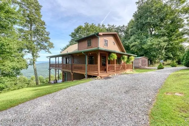 81 Grant Drive Brasstown, NC 28902