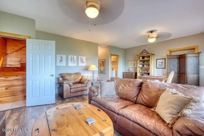 81 Grant Drive Brasstown, NC 28902