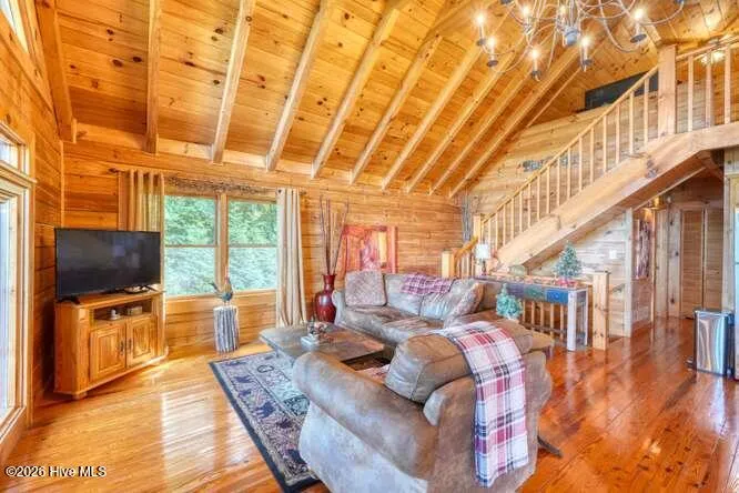 81 Grant Drive Brasstown, NC 28902