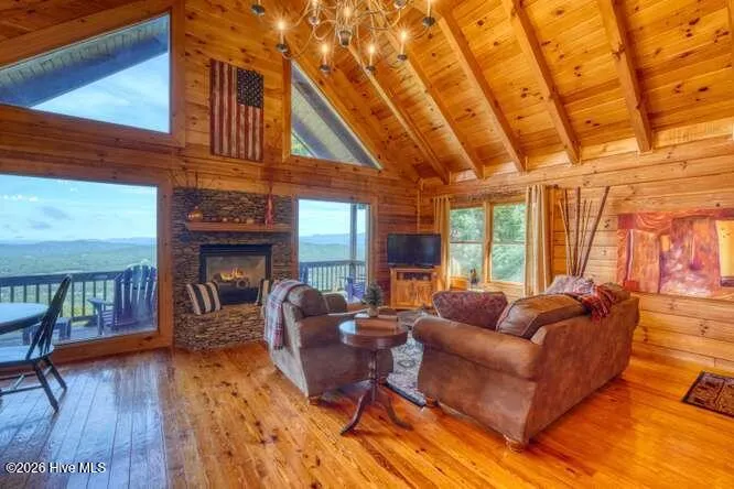 81 Grant Drive Brasstown, NC 28902