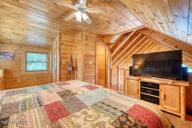 81 Grant Drive Brasstown, NC 28902