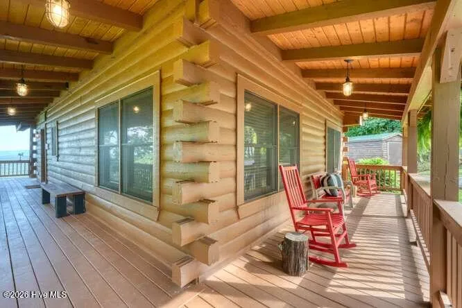 81 Grant Drive Brasstown, NC 28902