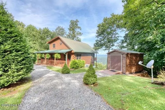 81 Grant Drive Brasstown, NC 28902