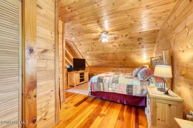 81 Grant Drive Brasstown, NC 28902