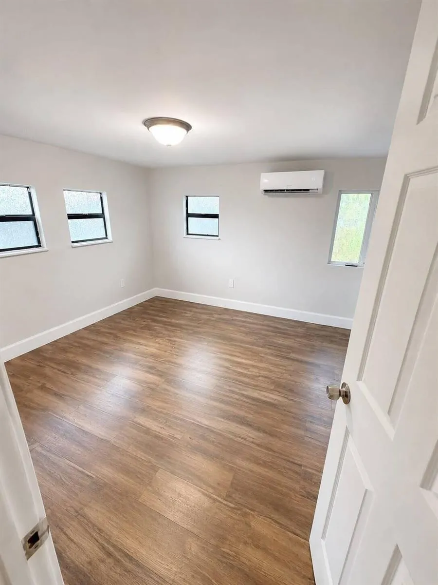 210 SW 7th Street Dania Beach, FL 33004