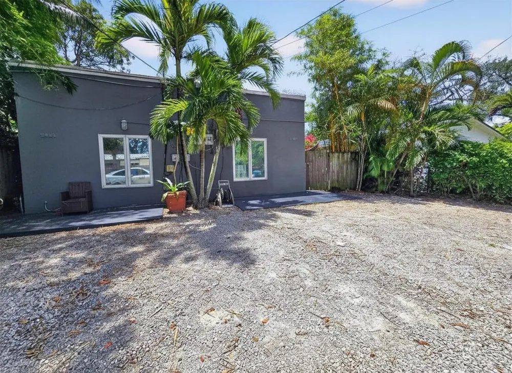 2426 NE 184TH STREET North Miami Beach, FL 33160