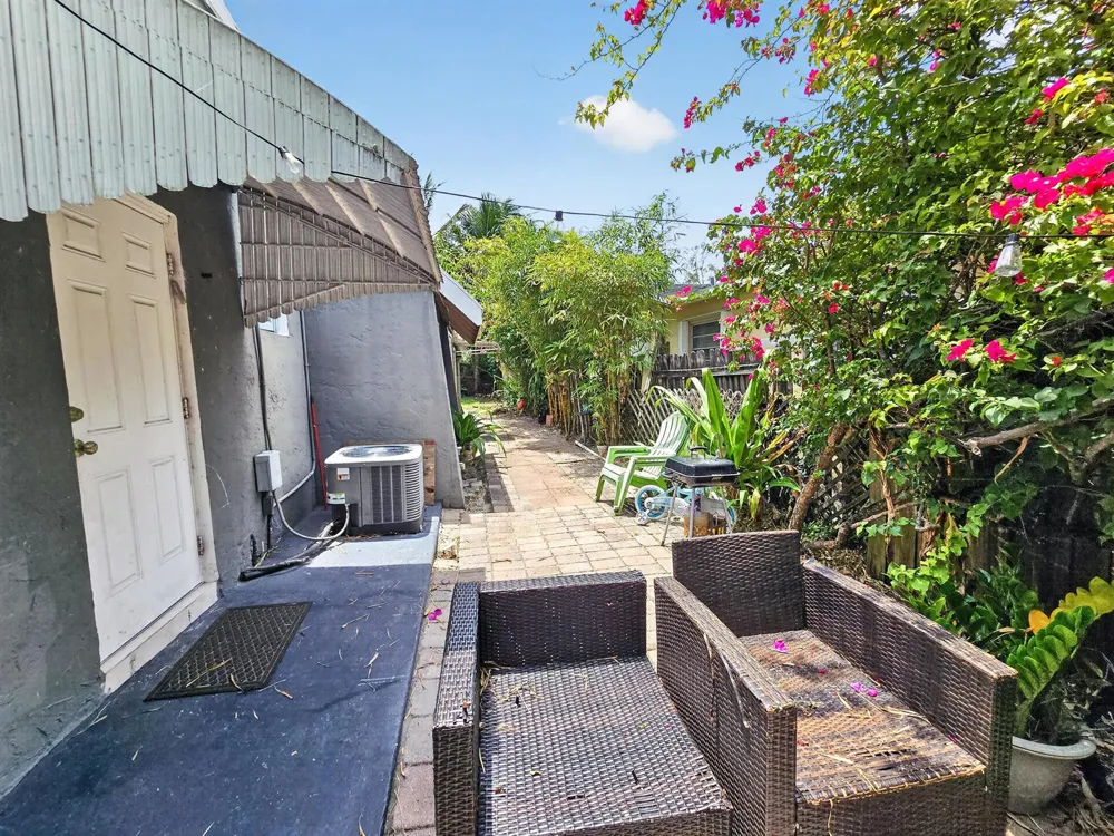 2426 NE 184TH STREET North Miami Beach, FL 33160