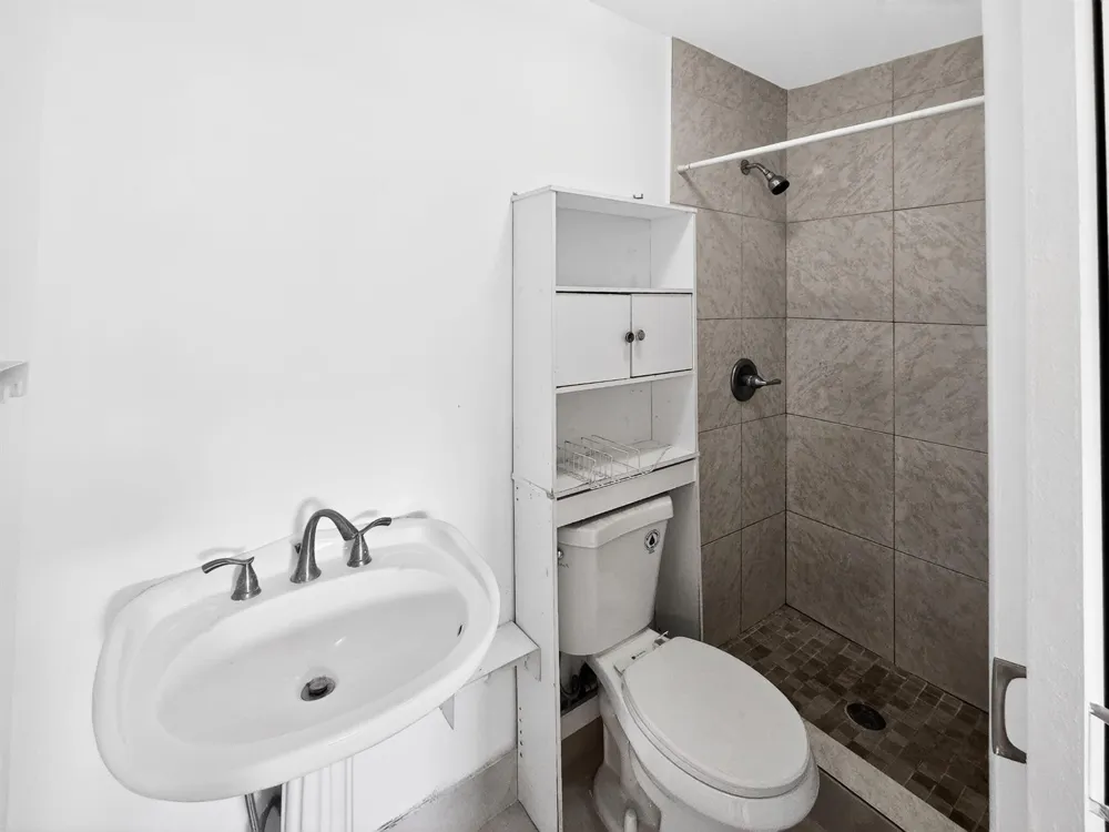 2426 NE 184TH STREET North Miami Beach, FL 33160
