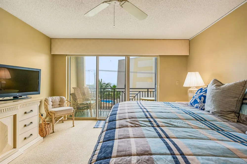 3939 OCEAN DRIVE #408C Vero Beach, FL 32963