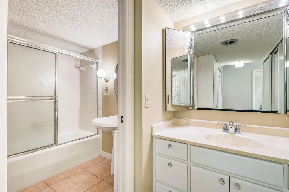 3939 OCEAN DRIVE #408C Vero Beach, FL 32963