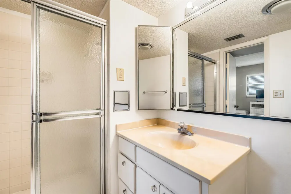 3939 OCEAN DRIVE #408C Vero Beach, FL 32963