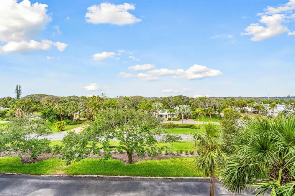 3939 OCEAN DRIVE #408C Vero Beach, FL 32963