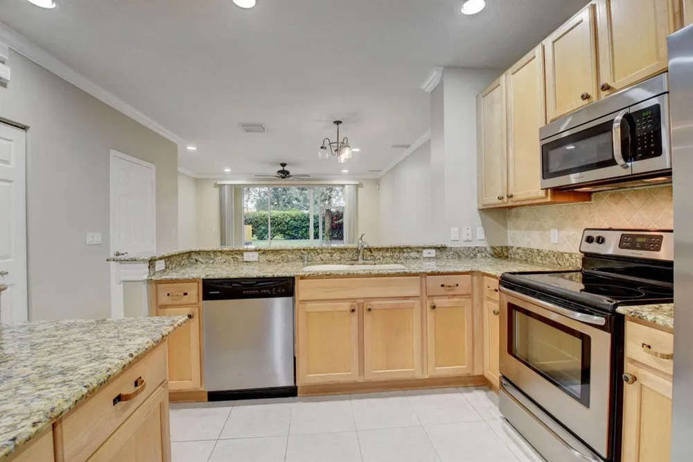 9113 Tremezzo Lane Boynton Beach, FL 33472