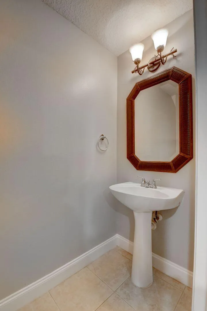 9113 Tremezzo Lane Boynton Beach, FL 33472