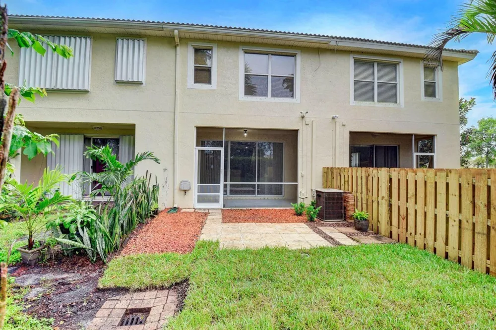 9113 Tremezzo Lane Boynton Beach, FL 33472