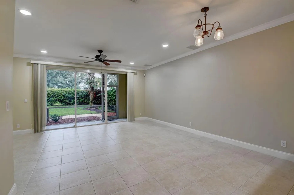 9113 Tremezzo Lane Boynton Beach, FL 33472