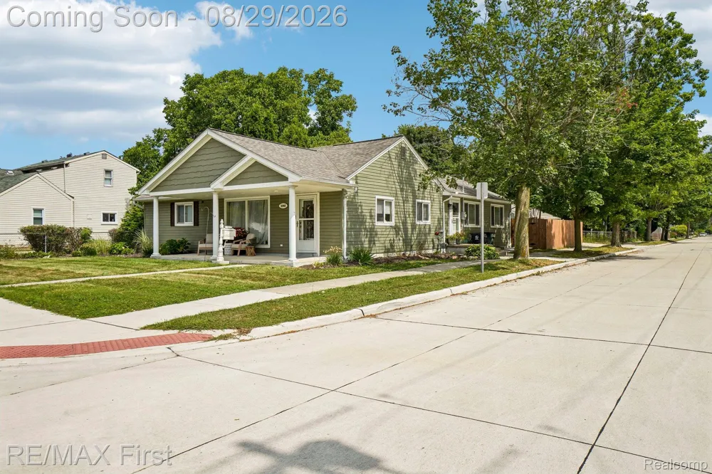 3202 Prairie Avenue Royal Oak City, MI 48073