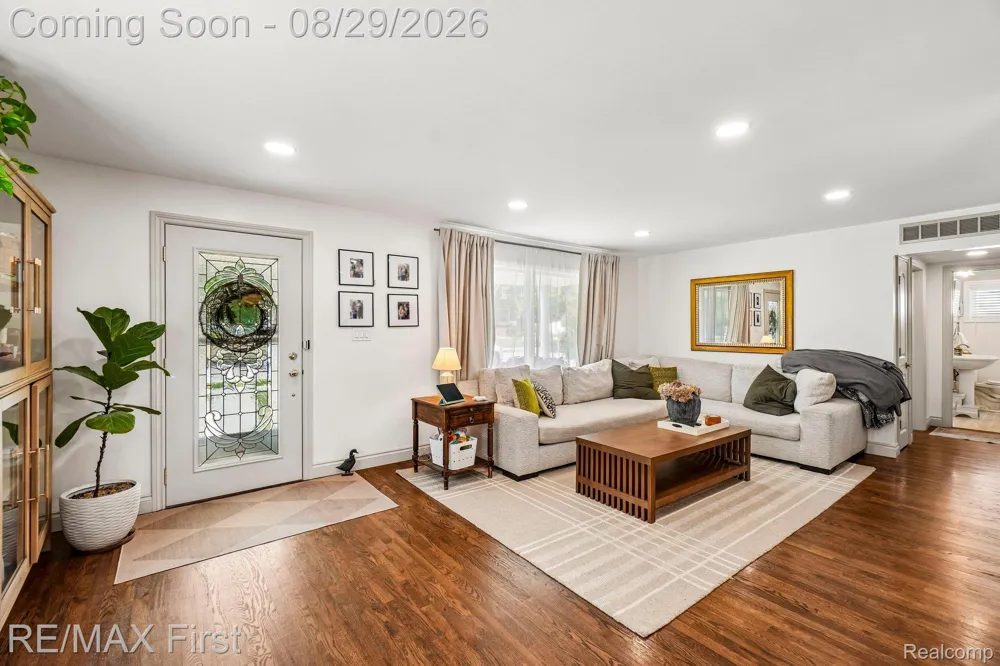 3202 Prairie Avenue Royal Oak City, MI 48073