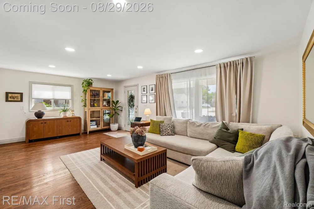 3202 Prairie Avenue Royal Oak City, MI 48073