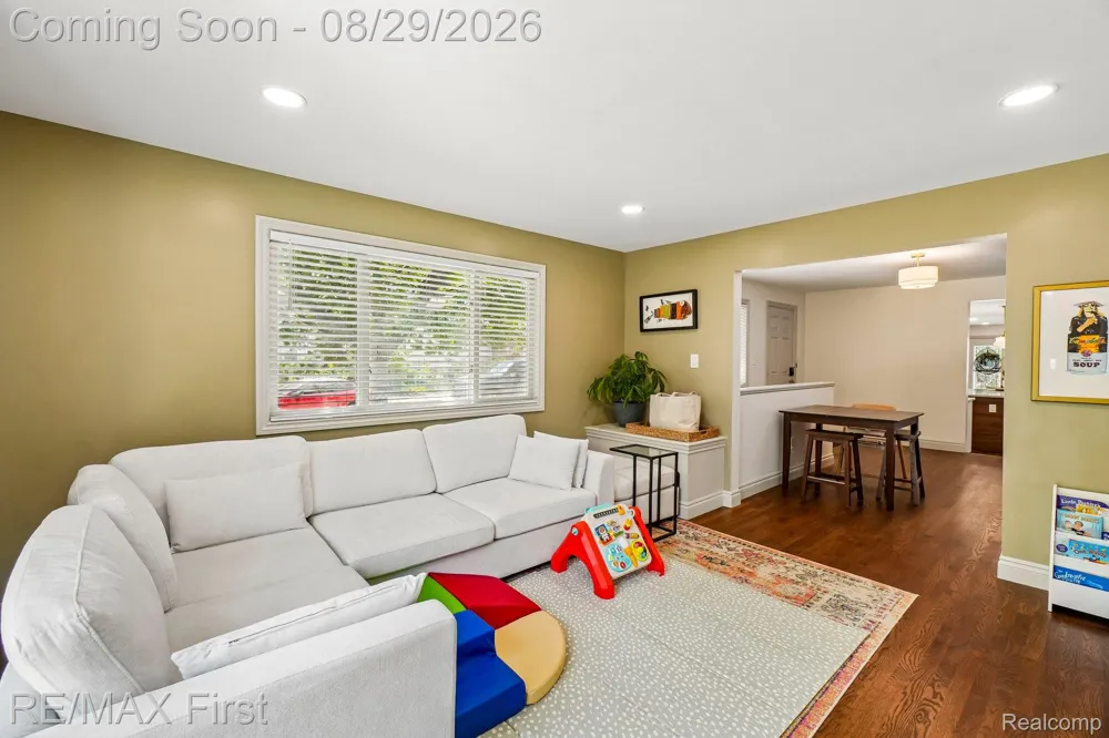 3202 Prairie Avenue Royal Oak City, MI 48073