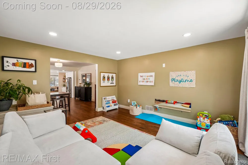 3202 Prairie Avenue Royal Oak City, MI 48073