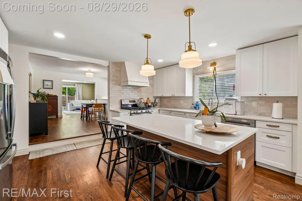 3202 Prairie Avenue Royal Oak City, MI 48073