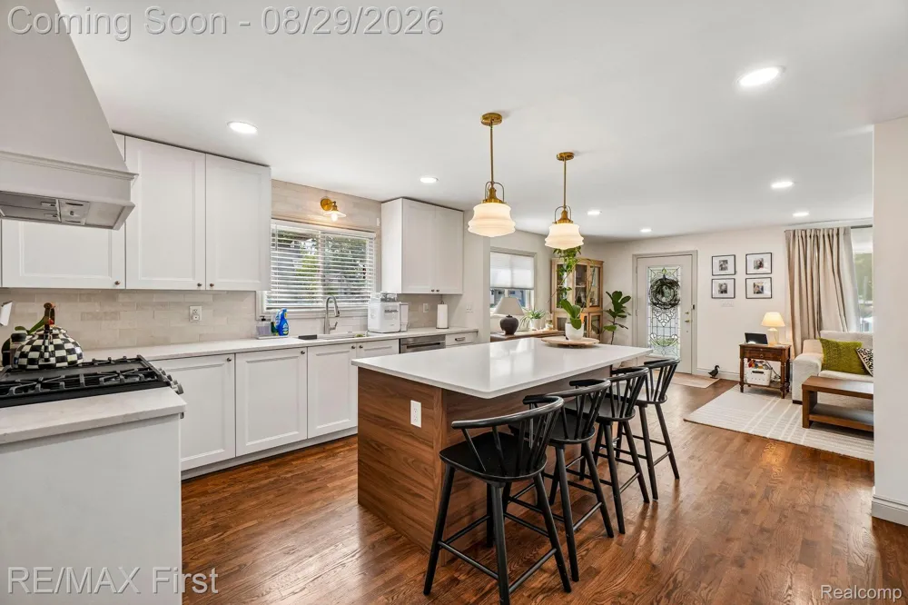 3202 Prairie Avenue Royal Oak City, MI 48073